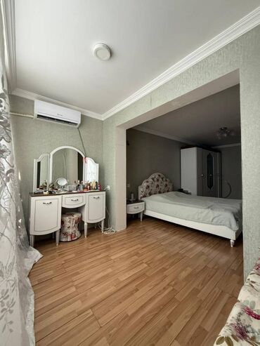 Köhnə tikili: Bakı, 4 otaqlı, Köhnə tikili, m. Xalqlar Dostluğu, 90 kv. m — 4