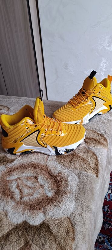 Кроссовки и спортивная обувь: Кроссовки спортивные, ярко‑желтые - Дизайн: динамичный — 4