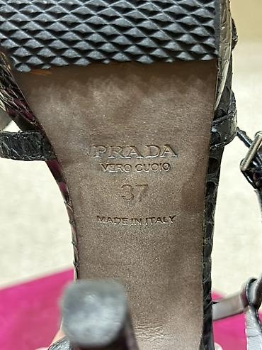 Личные вещи: Босоножки, 37, Prada, Б/у, цвет - Черный — 3