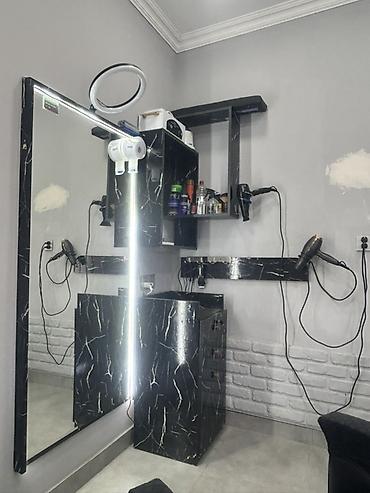 Другая салонная, медицинская мебель: Bərbər salon mebeli Güzgü 1.60 eni isə 0.80 kənarları işiqlı 1 ədəd — 2