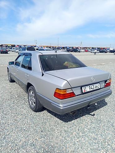 бапер 124: Mercedes-Benz W124: 1993 г., 2 л, Механика, Газ, Седан — 2