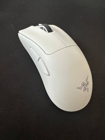 Компьютерные мышки: Razer deathadder v3pro.
Была куплена более месяца назад, как новая