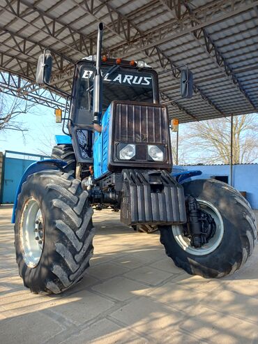 new holland traktor: Traktor saz vezyetdedi