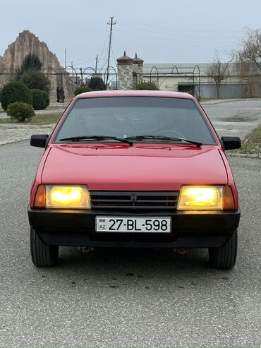VAZ (LADA): VAZ 21099 sedan - Kuzov: 4 qapılı sedan, qırmızı rəng, qara bamper və — 1
