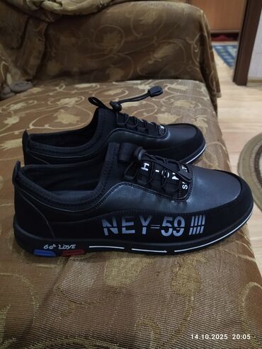 eqa shoes ecemi unvan: İdman ayaqqabısı. 42 ölçü. Maqnitli bağlama