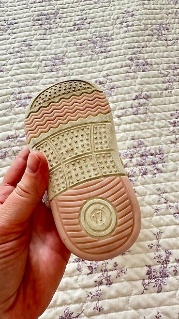 Детская обувь: Обувь б/у на девочку в отличном состоянии, аквасоки lc waikiki 22/23 — 17