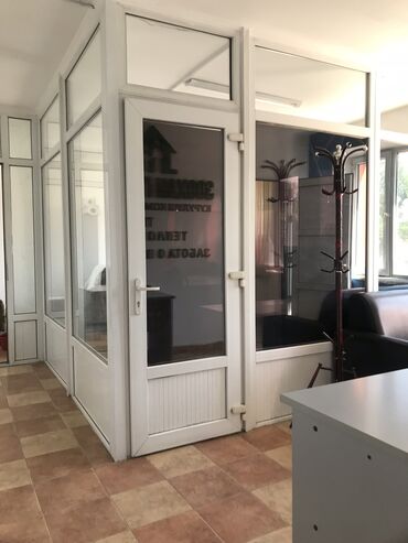 ошский рынок места аренда: Сдаю Офис, 16 м², С видом на горы