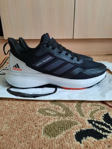 обувь для бега: Кроссовки Adidas Marathon для повседневки, прогулку, бег. Сделано во
