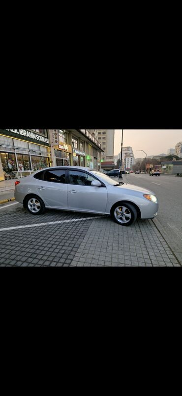 Hyundai: Hyundai Elantra: 2 l | 2008 il Sedan