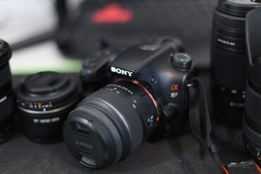 фотоаппарат в аренду: SONY A57 с 5 объективами в идеальном состоянии. В комплекте: -коробка