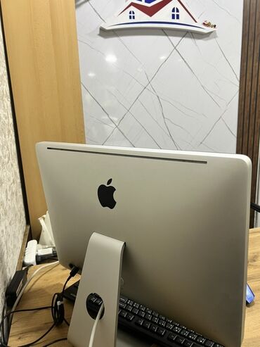 Kompüter ehtiyyat hissələri: Apple iMac stolüstü kompyuter, nazik gümüşü korpusa və inteqrasiya