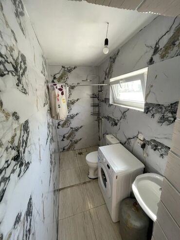 Долгосрочная аренда домов: 55 м², 3 комнаты, Утепленный, Забор, огорожен