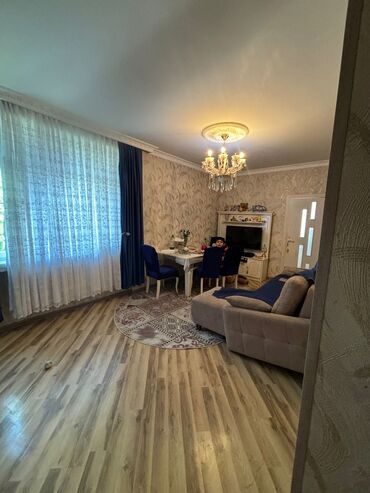 Köhnə tikili: Satış üçün 2 otaqlı mənzil (interyer görüntüləri)Salam.Evimiz Gəncədə — 4