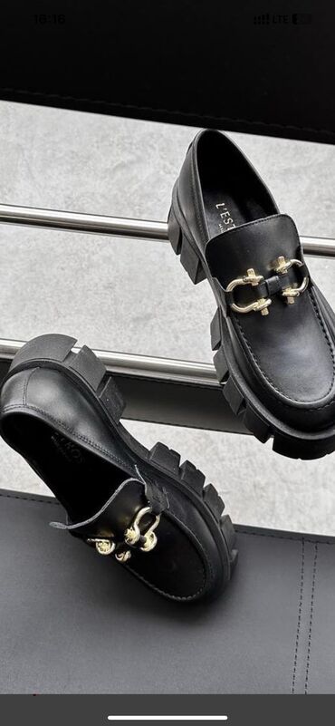 италия обувь: Туфли 40, цвет - Черный
