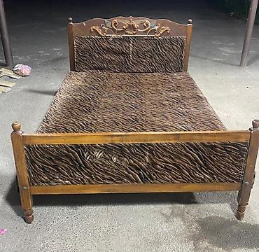 carpayi ucuz qiymete: Taxta çarpayı – klassik dizayn - Material: bərk ağac karkas, ön və — 1