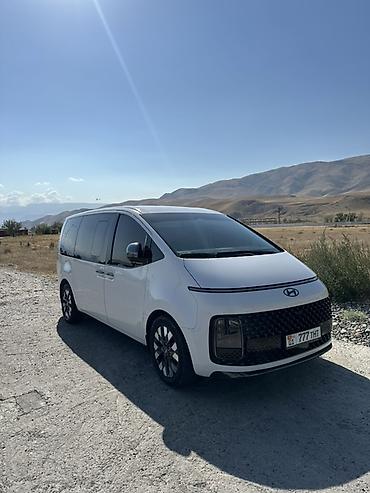 продо: Hyundai Staria: 2023 г., 3.5 л, Автомат, Газ, Минивэн — 3