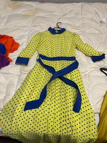 Toy paltarları: Ağ rəngli zərif gəlinlik - Model: baldırdan enən düz/yarı-fleyta — 39