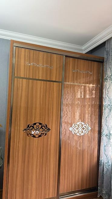 podyum polka: Dolab satilir, akrilden yigilib tezekimidir Uzunluq- 240sm Eni - — 1