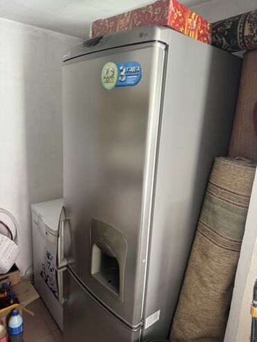 диспенсер: Холодильник LG, Б/у, Двухкамерный, No frost, 60 * 200 * 60