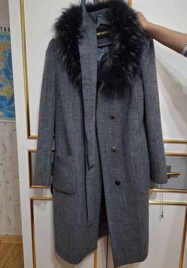 Paltolar: Palto cemi 2-3 defe geyinlib tükleri tökülmür cox yaxsi veziyyetdedir