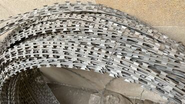 Digər tikinti materialları: Tikanlı məftil. 200 metr. Watcapp aktivdir