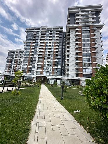 bakida menzil: 📍 Lake City Yaşayış Kompleksi 🚇 Koroğlu metrosuna yaxın 🏠 2 otaq ( zal — 2