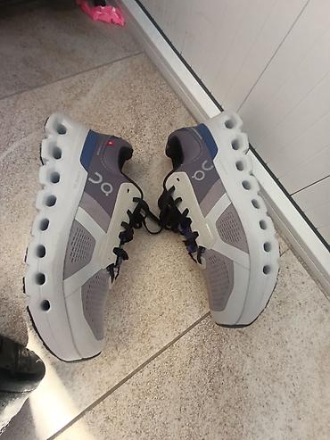 роликовые кеды: Мужские кроссовки, 42, Lacoste, Новый, цвет - Бежевый, Платная доставка — 1