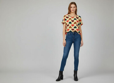 t shirty generator: Women`s T-shirt, size L