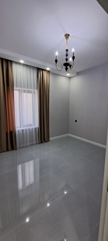 Duş kabinaları, arakəsmələr: Üstü qapalı kabina, Künc üçün — 2