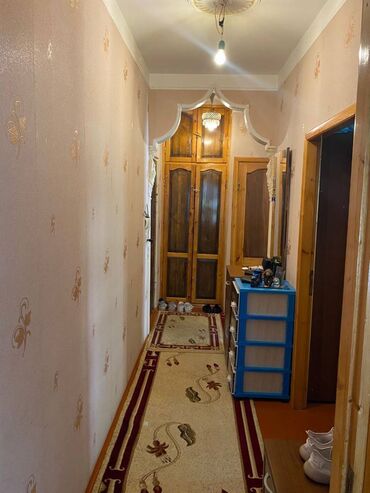 Uzunmüddətli kirayə mənzillər: Lacin TM-nin arxasi, Siyaqut restoranina catmamiş 9 mertebeli binanin — 12