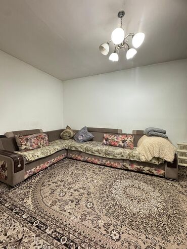 Угловые диваны: Угловой диван, C подушками — 4