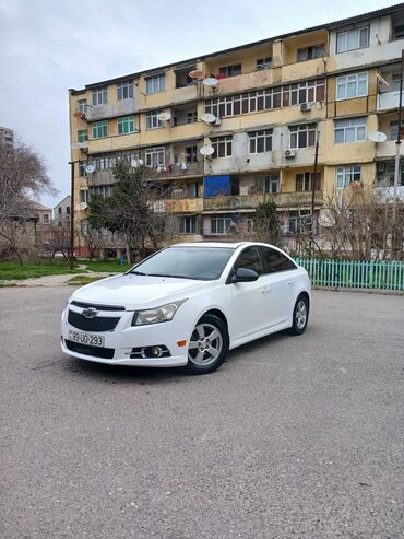 avtomobil ucun cexollar: Chevrolet Cruze: 1.4 l | 2015 il 187000 km Sedan