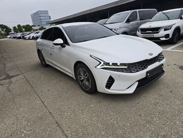 внедорожник киа: Белый седан Kia K5,3-поколения 2021 оснащенный современной