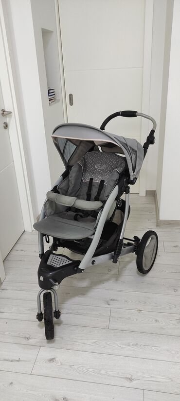 Kolica za bebe: Graco kolica, koricena, ali ne ostecena, sve se skida da moze da se