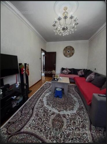 otaq qapıları işlənmiş: Qapı satılır ( 4 ədəd evin qapısı) ev təmir olunacaq deyə satılır