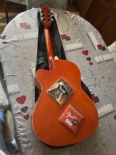 gitara capo: Salam Gitar əla vəziyətdədir istifadə olunmuyub hecbir problemi yoxdur — 4
