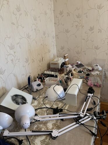 Manikür, pedikür aparatları: Manikür masası və avadanlıq seti - Ağ rəngli manikür masası: geniş iş — 4