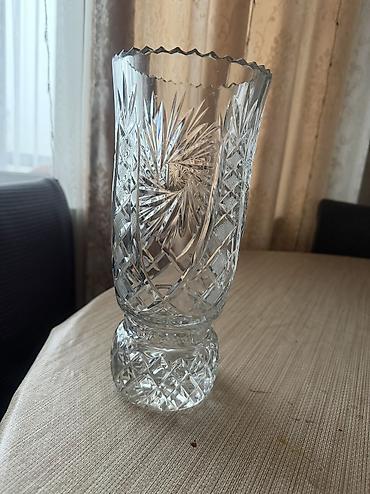 Наборы посуды: Продаю чешский хрусталь б/у, в отличном состоянии. Вазы разного — 14