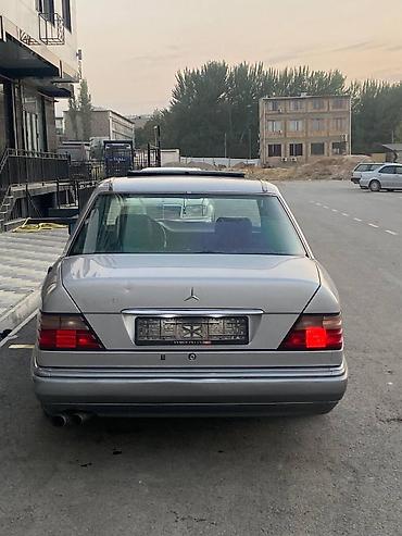 стоп мерс: Mercedes-Benz W124: 1994 г., 2 л, Механика, Бензин, Седан — 4