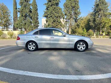 Mercedes-Benz: Mercedes-Benz E 220: 2.2 l | 2003 il Sedan — 11