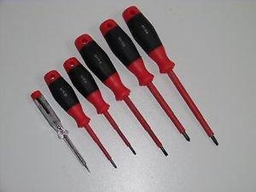 Setovi ručnog alata: Set odvijača sa ispitivačem napona (tester) Sadržaj kompleta: - Ravni — 10