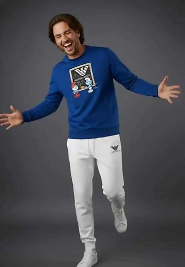 Duksevi: Muški duks sa printom – kolekcija sa Štrumpfovima Oni 5300 - Model — 5