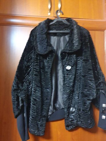 Шубы: Продаем новую полушубку из каракуля . Проиводство Южная Корея. Размер — 14