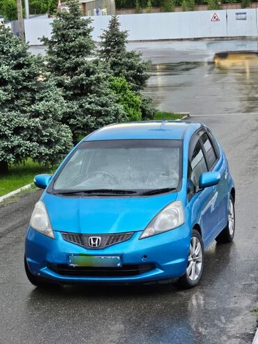 шкода авто: Honda Fit: 2009 г., 1.3 л, Автомат, Бензин, Хэтчбэк