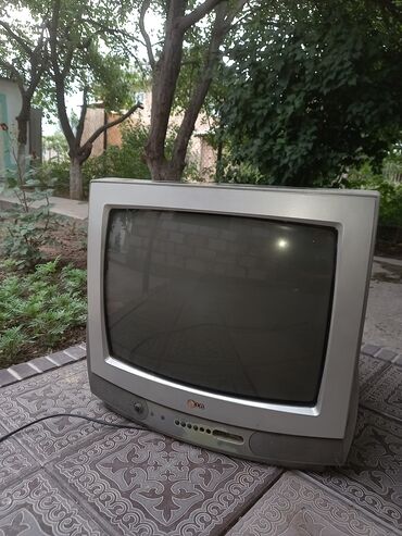 Техника и электроника: Телевизор LG цена 1000