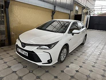 Toyota: Toyota Corolla: 2022 г., 1.8 л, Автомат, Гибрид, Седан — 2