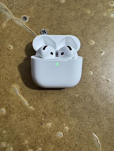 Masaüstü kompüterlər və komponentlər: Apple AirPods (Lightning qutulu) - Rəng: ağ - Komplekt: 2 ədəd — 3