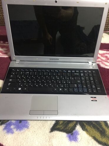 ноутбук core: Ноутбук, Samsung, AMD E, 15.6 ", Татаал эмес тапшырмалар үчүн