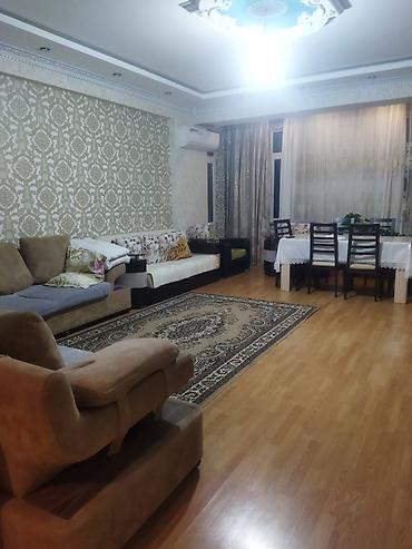 Mənzillər: Kirayə 3 otaqlı mənzil, giriş kalidor 6kv, holl 8kv studiya zal — 8