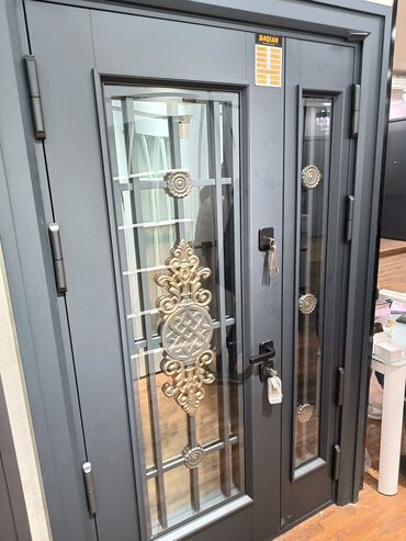 Двери для домов и квартир: Продается входные город Токмок на базаре на против ресторана МИК — 16